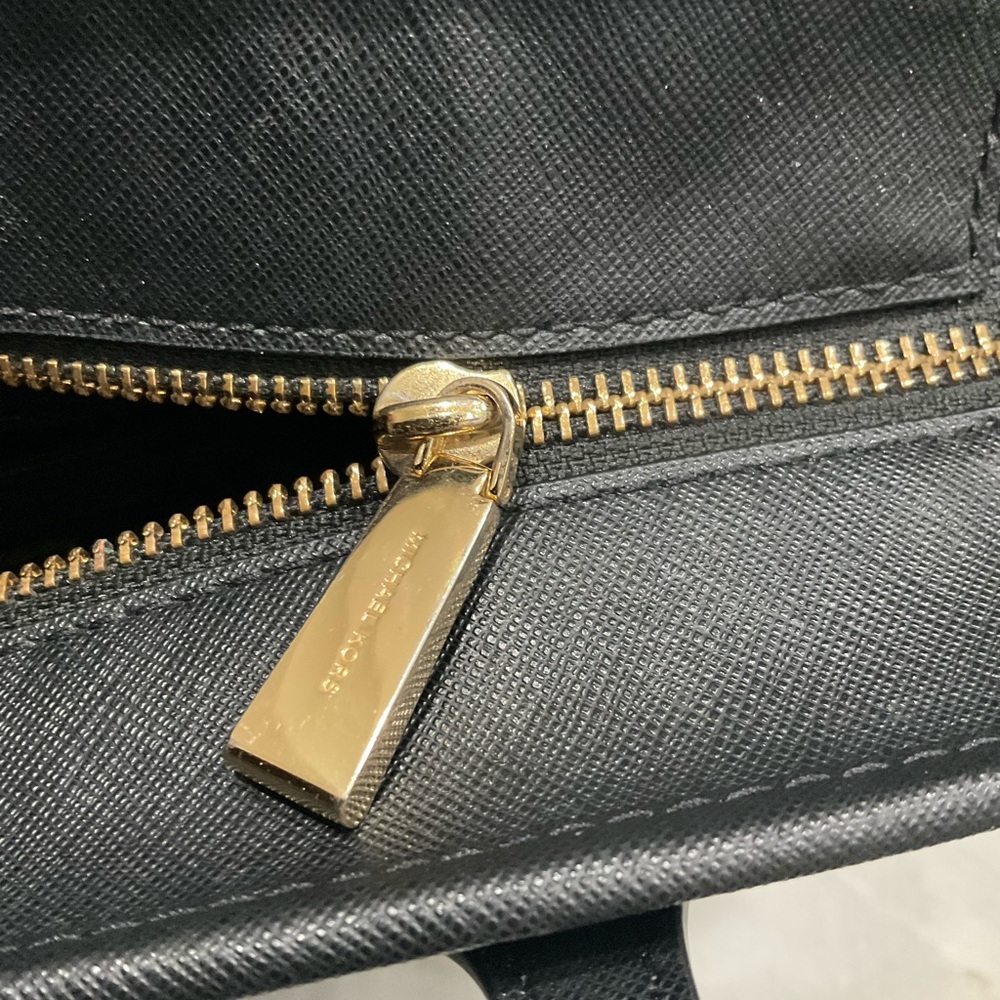 Michael Michael Kors Eva Small Zip Tote - Picture 6 of 7